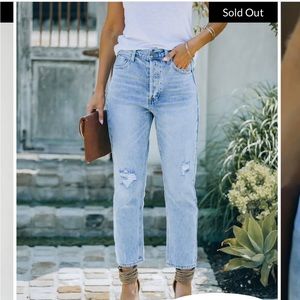 Brand new, never worn high waisted cropped jeans from Vici